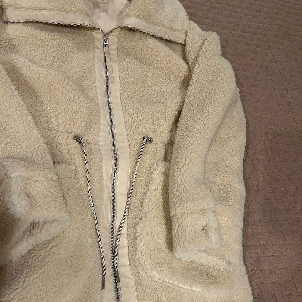 Varley Logan Cream Sherpa Coat - Picture 11 of 14